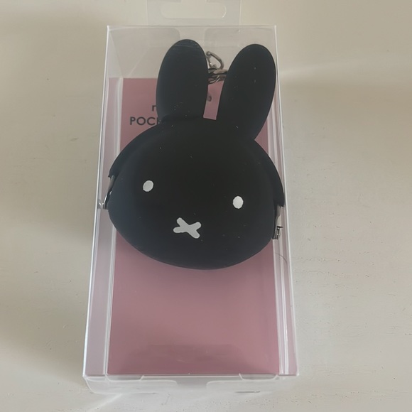 🆕 Small Miffy Keychain Pouch (Black) - Picture 5 of 9